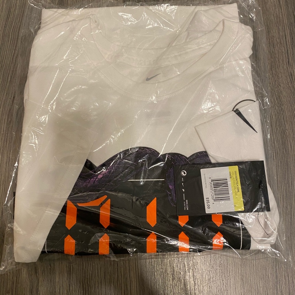 LA Lakers Nike Mamba Day Buzzer Beater T-Shirt